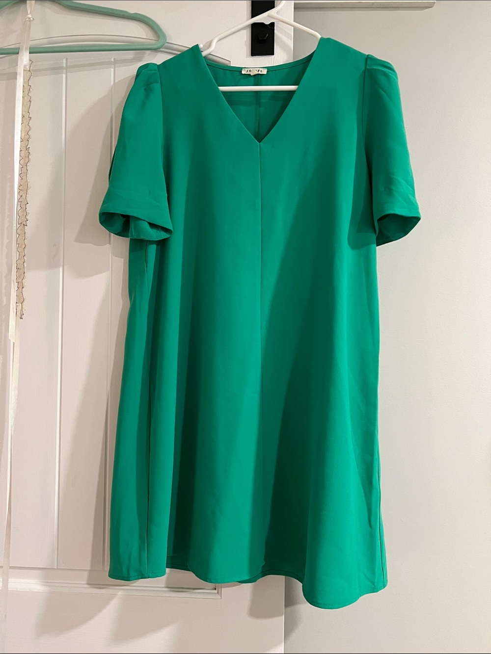 JODIFL Emerald Green V-Neck Short Sleeve Mini Dress